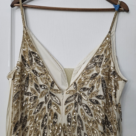 Mac Duggal Embellished Leaf Gown in Gold 16 NWT - Picture 13 of 16